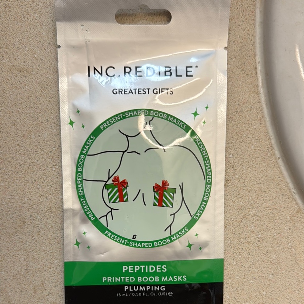 Revitalizing Green and Black Skincare Mask